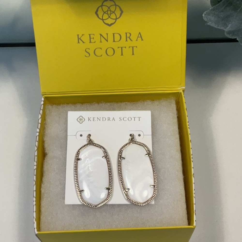 Kendra Scott Large Danielle Earrings
